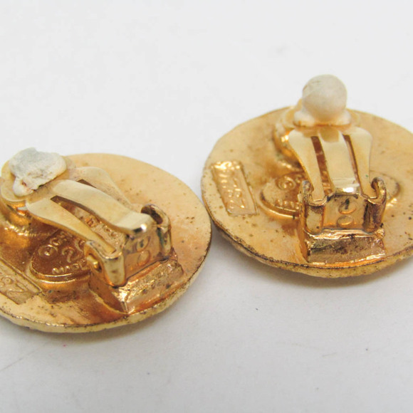 CHANEL Vintage Gold Logo Earrings - Picture 8 of 9